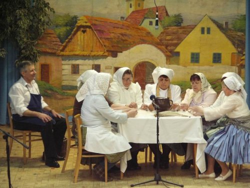 Hraje celá dědina aneb S veselou myslí na nesmysly. - 18.3.2006